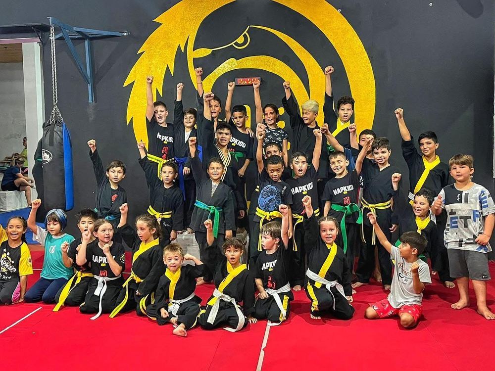 Turma infantil do Instituto reunida em comemoração
